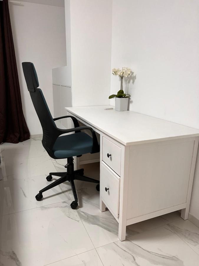 Emily'S Apartment Blaustein Bagian luar foto